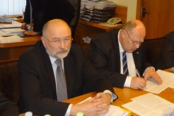 P.Diksa kairėje P.Diksa kairėje