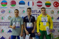 D. Juška - pirmas iš dešinės